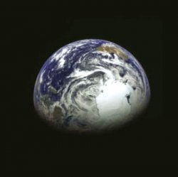 はやぶさ２が撮影した地球の画像.jpg